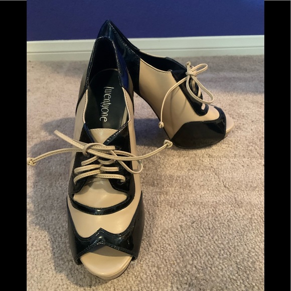 Twenty One Penguin Heels - Picture 3 of 9